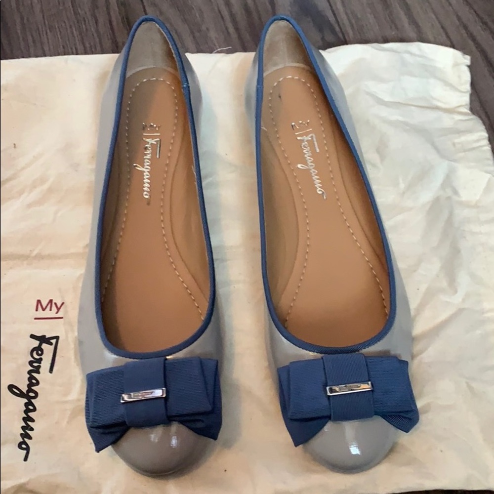 Flats Ferregamos Shoes (NEW)